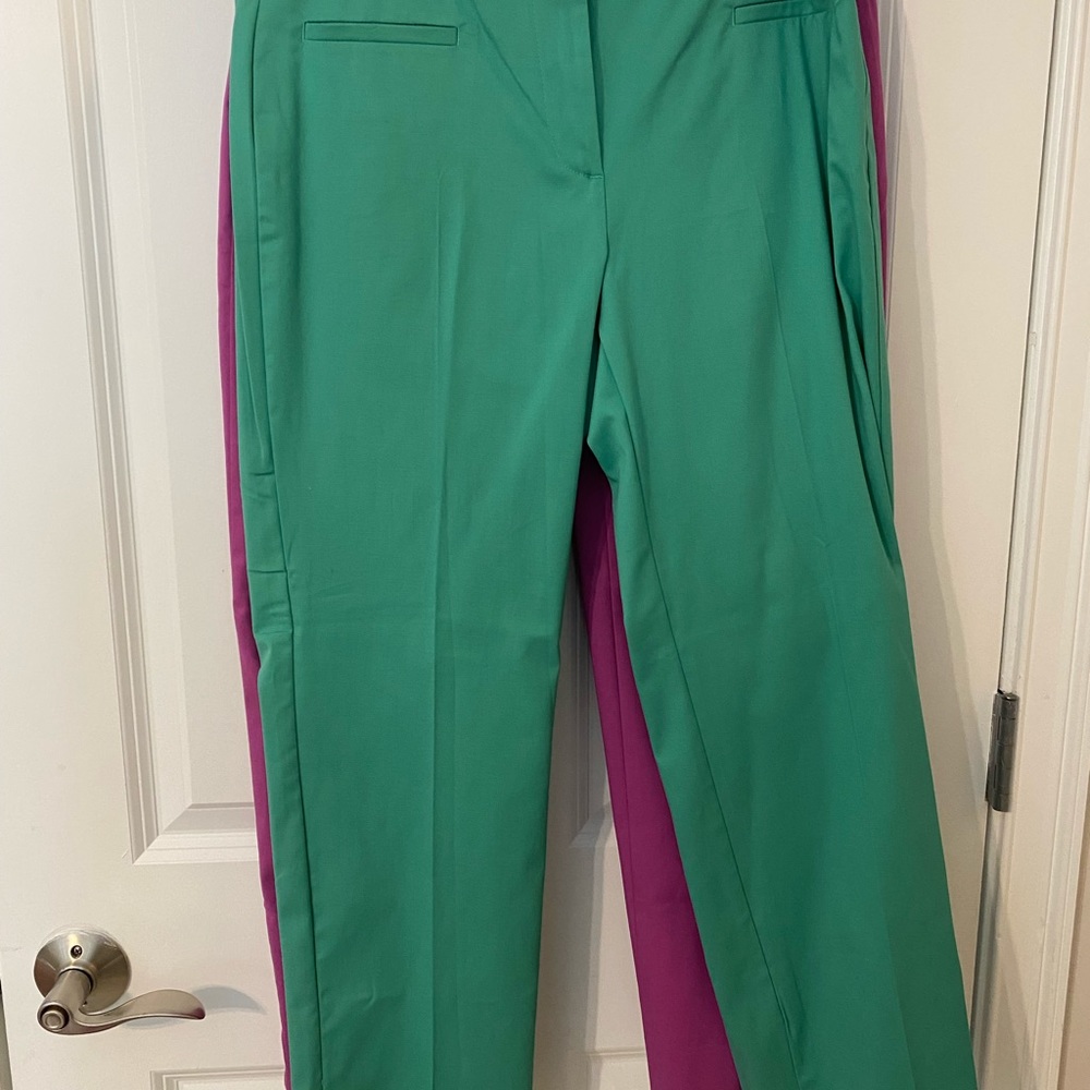 Size 4 NWT green crop pant from Ann Taylor loft